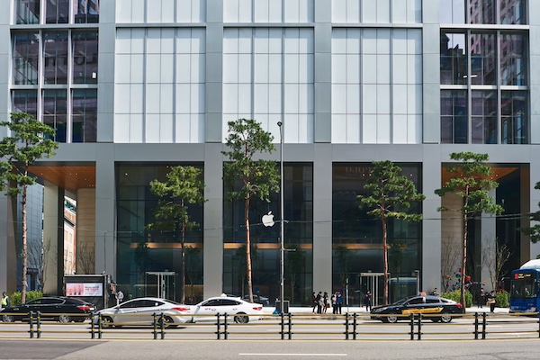 Apple Myeongdong Store copy