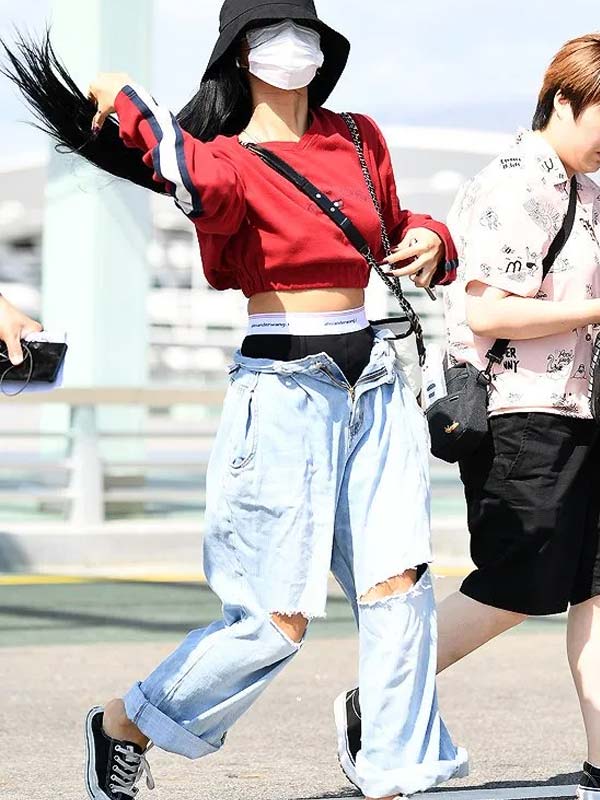 Braless fashion trend kpop idols korean celebrities dailystylenews